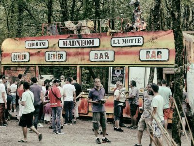 decor-bus-bar-festival-de-la-motte