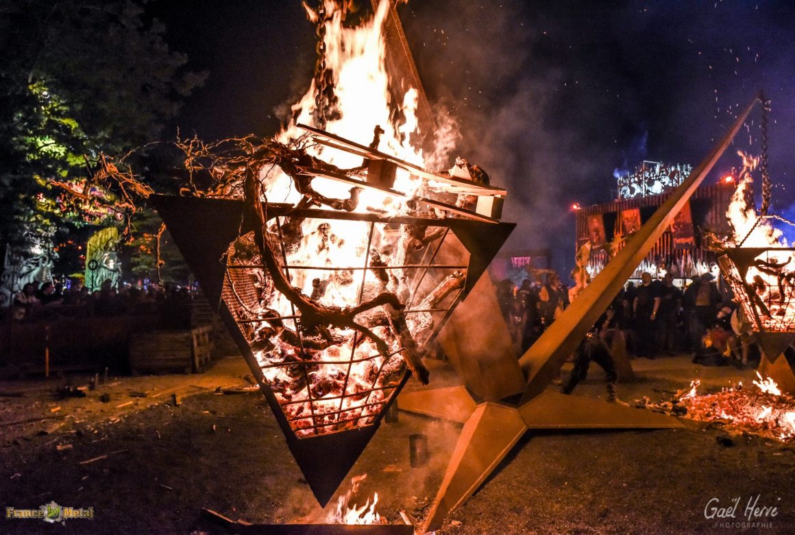 gael herve pyramide feu brasier