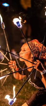 animation feu floria lunet pyramide de feu madneom festival tribal elek 2019